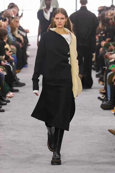 Look 44